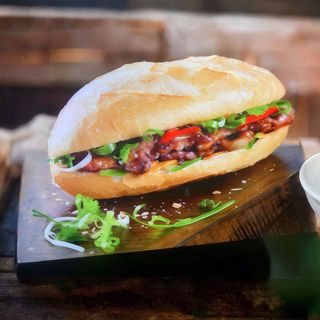 Bánh mì nem nướng (BanhMi Baked Rolls)
