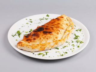 Calzone 4 formaggi