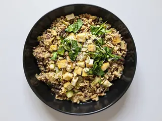 Toufu con verdure miste e funghi