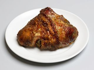 Stinco di tacchino, patate più 2 salse Pollo'n