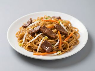 33. Spaghetti saltati con manzo
