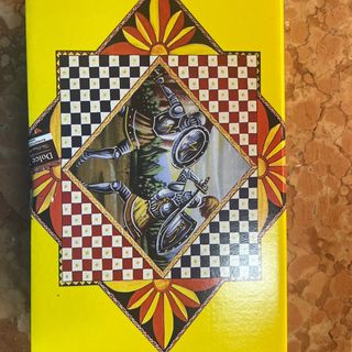 Scatola di pasta di mandorle