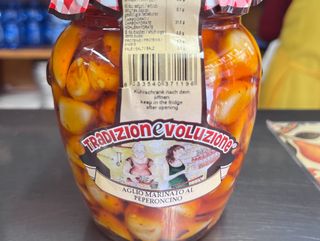 Aglio marinato al peperoncino