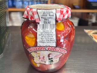 Peperoncino piccante ripieno con ricotta