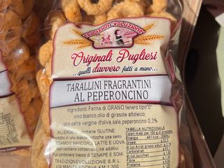 Tarallini fragranti al peperoncino