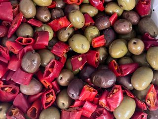 Fantasia di olive piccanti