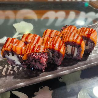 J86A Uramaki black philadelphia