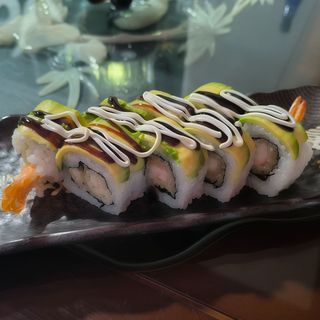J69 Uramaki green dragon roll
