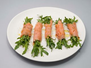 J07E Involtini con rucola