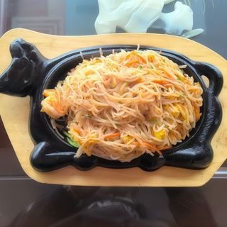 40 Spaghetti di riso con gamberetti alla piastra