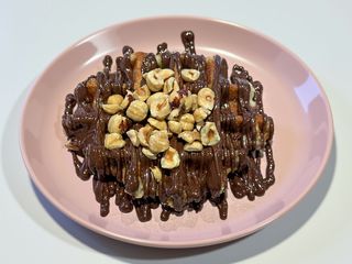 Waffle con Nutella e granella di nocciola