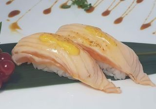3 Sake nighiri speciale - 2 pezzi