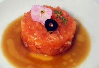 56 Tartare salmone