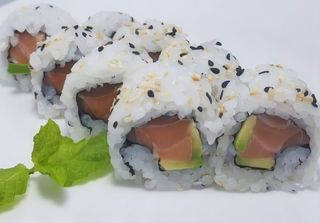27 Salmone avocado ura - 8 pezzi