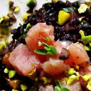 J09B Tartare maguro con riso