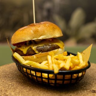 CHEESEBURGER CON PATATINE