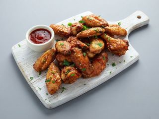 Piatto alette di pollo