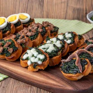 Crostini misti carne verdure pesce