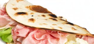 Piadina prosciutto e mozzarella