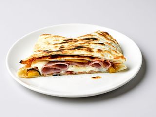 Piadina Artigianale con Cotto e Stracchino