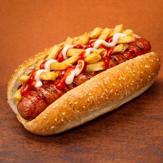 Hot dog con würstel e salse