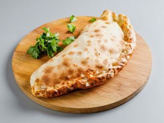 Calzone 4 Formaggi