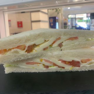 Tramezzino pomodoro e mozzarella