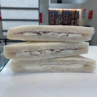 Tramezzino cotto e formaggio