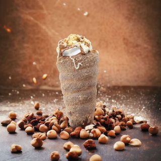 CONO KURTOS aromatizzato alla Nocciola vuoto