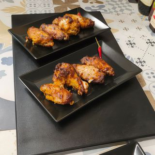 Alette di pollo con salsa barbecue