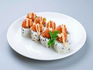 063. Uramaki spicy tonno roll