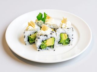 074. Uramaki vegetariano roll