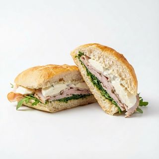 25. Porchetta, mozzarella di bufala, rucola, salsa tartara
