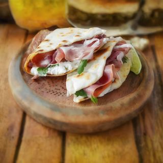 Piadina con prosciutto crudo