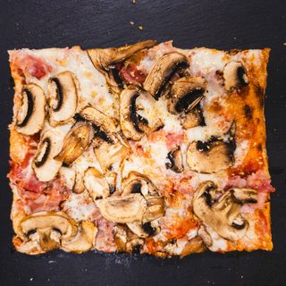 Prosciutto e funghi pala