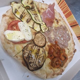 Focaccia pizzaiolo