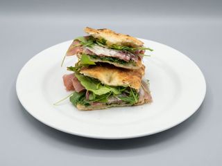 PAPOSCIA Crudo, rucola & grana
