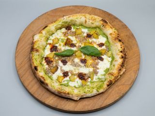 Crema di piselli con salsiccia, patate e nduja