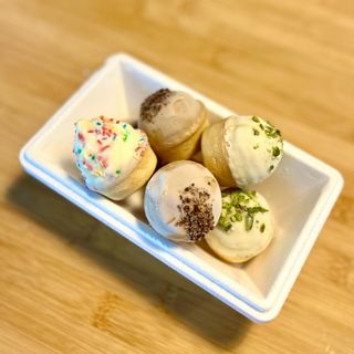 BOX DI 8 BON BON CON GELATO ASSORTITI