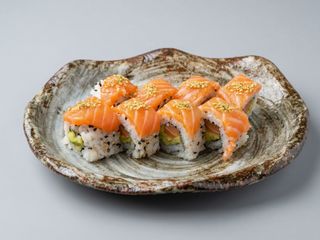 Dragon salmone maki