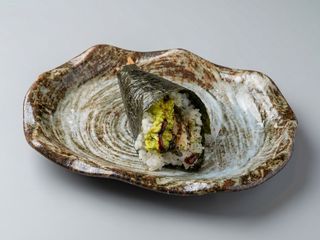 Temaki Gambero fritto e avocado