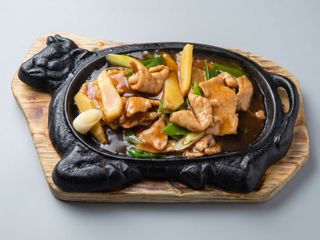 A62. Maiale con patate alla piastra