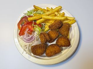 Piatto nuggets patate e verdure