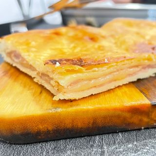 Sfoglia con cotto e mozzarella