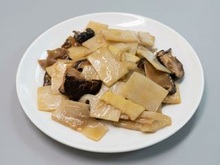 104.Bambu'e funghi saltati