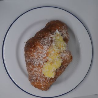 Croissant crema