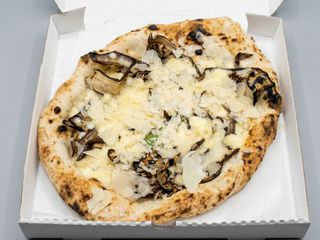 Margherita con melanzane arrostite bianca