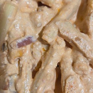 Pasta speck e salsa di noci