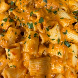 Pasta con crema di peperoni