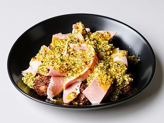 La patatona big Gustus pistacchio, mortadella e provola